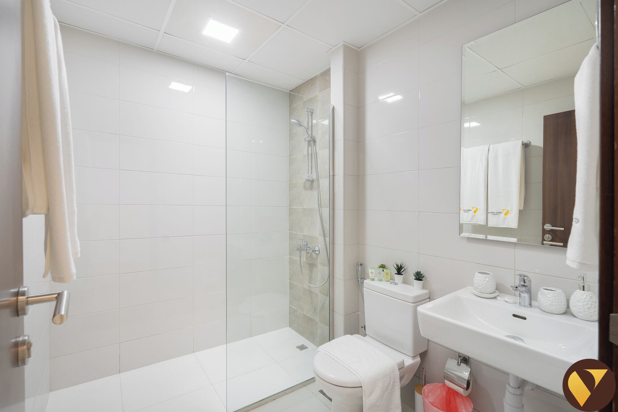 奢华公寓, 阳台, 城市景观 | 婴儿床、免费 WiFi、床单