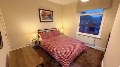 Family/business - Parking - Wifi - Sleeps 3