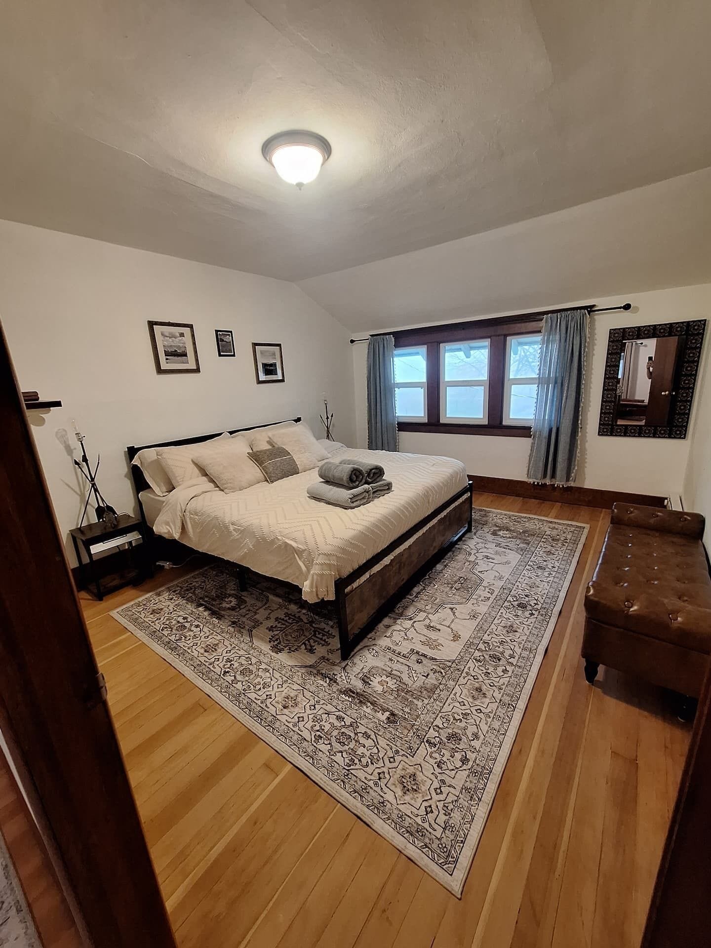 3 bedrooms, iron/ironing board, travel crib, free WiFi