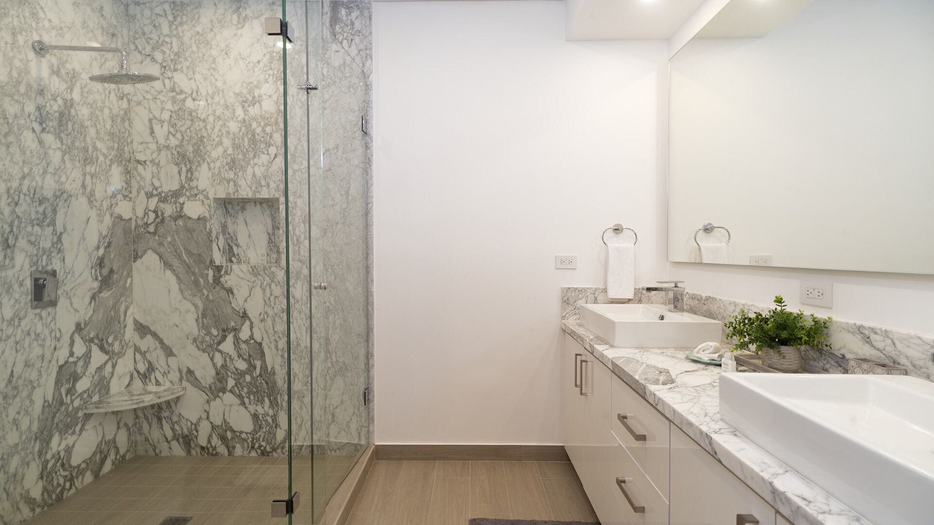 Condo, Multiple Beds, Balcony (Encantame Towers Verano 705) | Bathroom | Hair dryer, towels