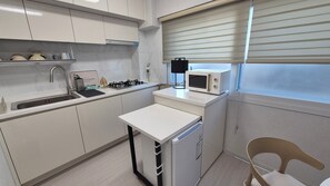 대용량 냉장고, 전자레인지, 조리 도구/접시/주방 기구