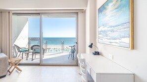 En 42-tommers Flatskjerm-TV med digitale kanaler