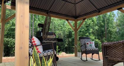 Cozy cabin in Eastman with all the amenities
+ space and privacy