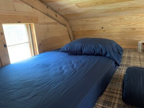 Strykjärn/strykbräda, wi-fi och sängkläder