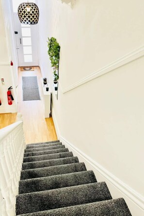 Interior - Family-Friendly House in Portsmouth with Hot Tub (Portsmouth)