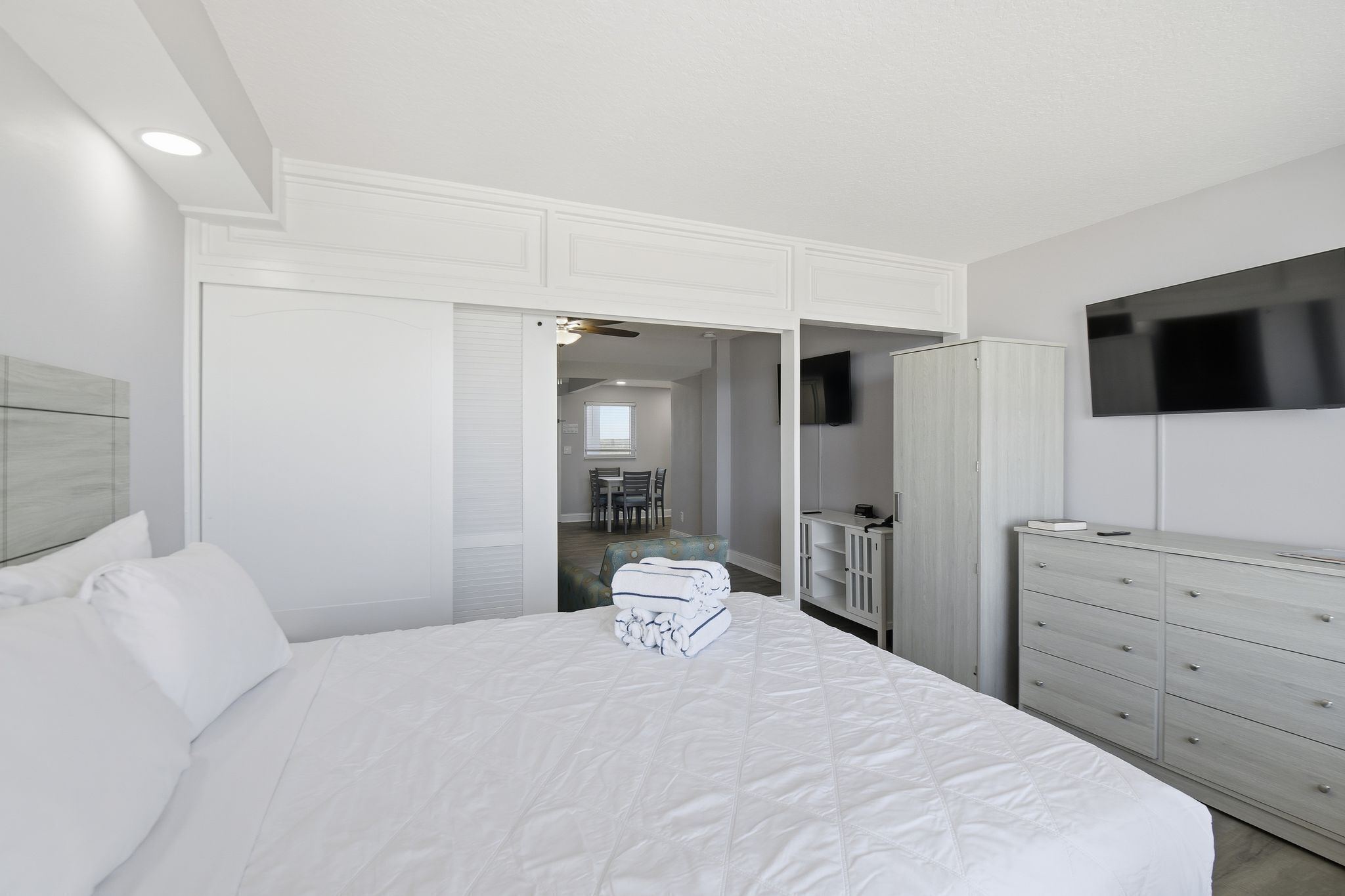 熨斗/熨衫板、免費 Wi-Fi、床單