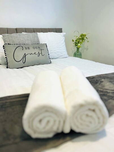 Portsmouth Gem: King Room Close to Beach