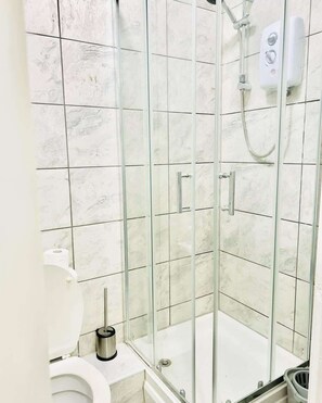 Shower - Charming Apartment in Portsmouth - Ideal Location (Portsmouth)