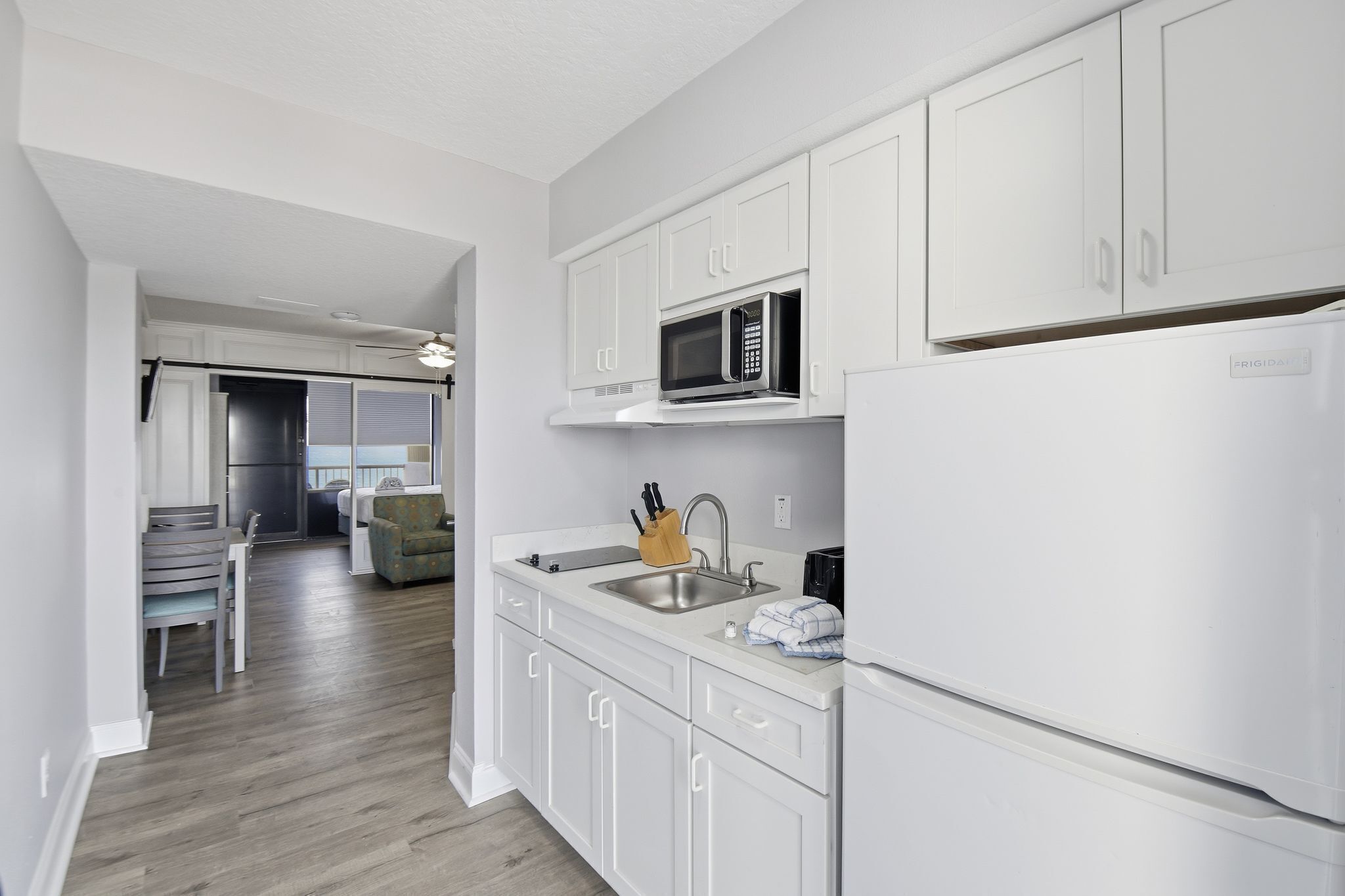 雪櫃、微波爐、爐具、咖啡機/沖茶器