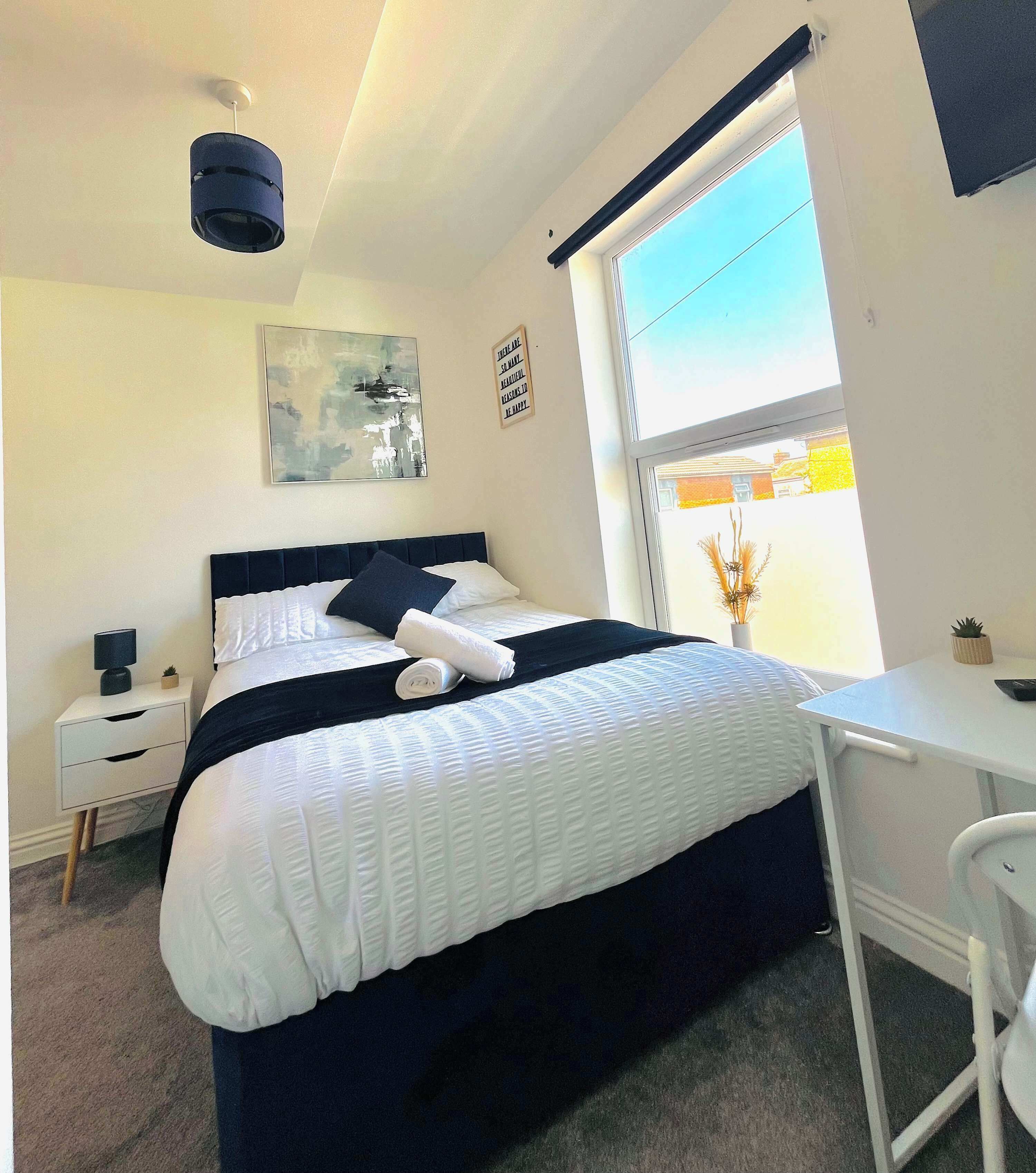 Iron/ironing board, WiFi, bed sheets