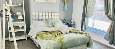 Iron/ironing board, WiFi, bed sheets