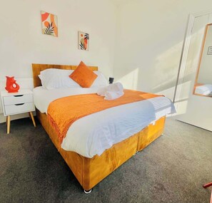 Iron/ironing board - Southsea Getaway: Close to Beach & Family Fun! (Portsmouth)