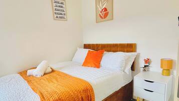 Ferros/tábuas de passar roupa, Wi-Fi, roupa de cama