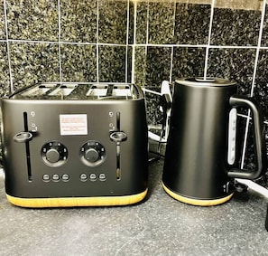 Kaffee und/oder Kaffeemaschine