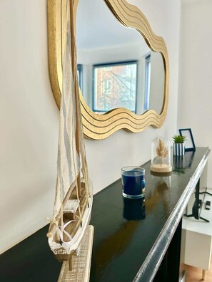 Interior - Portsmouth Apartment: Cozy & Convenient Location (Portsmouth)
