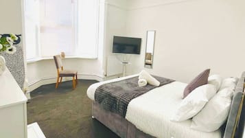 Iron/ironing board, WiFi, bed sheets