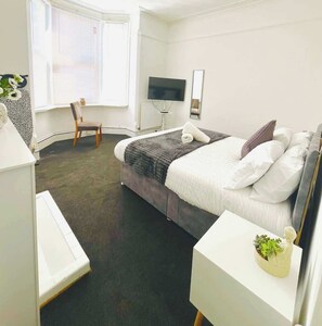 Bügeleisen/Bügelbrett, WLAN, Bettwäsche