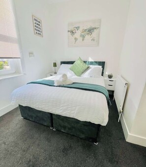 Iron/ironing board, bed sheets - Southsea Getaway: Close to Beach & Family Fun! (Portsmouth)