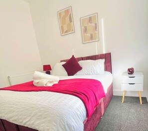 Strykejern/-brett og sengetøy