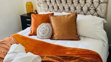 Iron/ironing board, WiFi, bed sheets