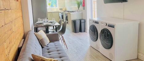 Téléviseur, bureau