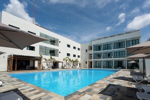 Outdoor pool - Hotel Anselmo (Boca Chica)