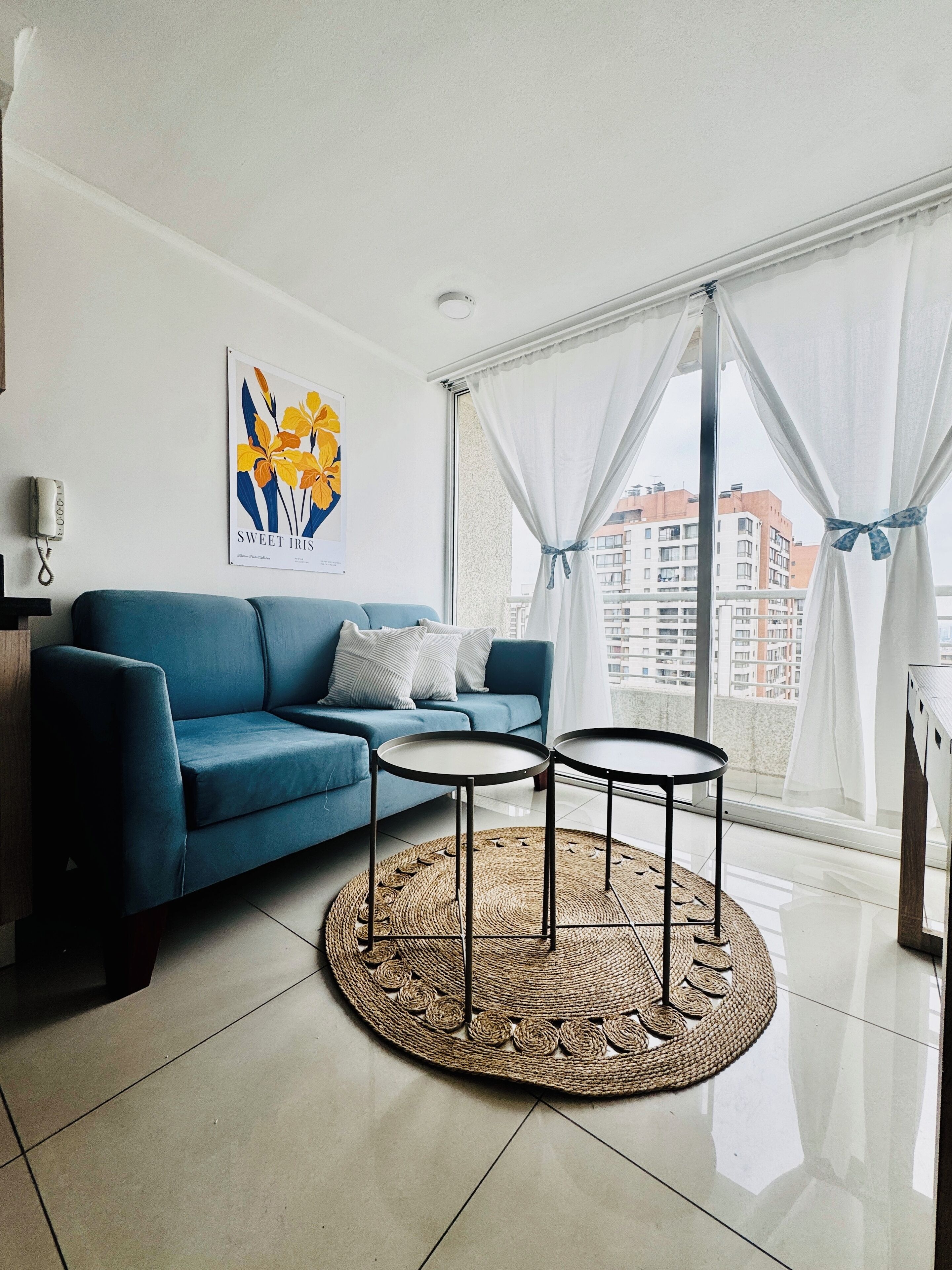 Comfort Apartment, Balcony, City View | Living area