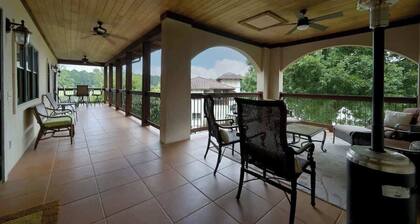Lakeside Veranda Villa - 2Bed/2Bath in Cuscowilla