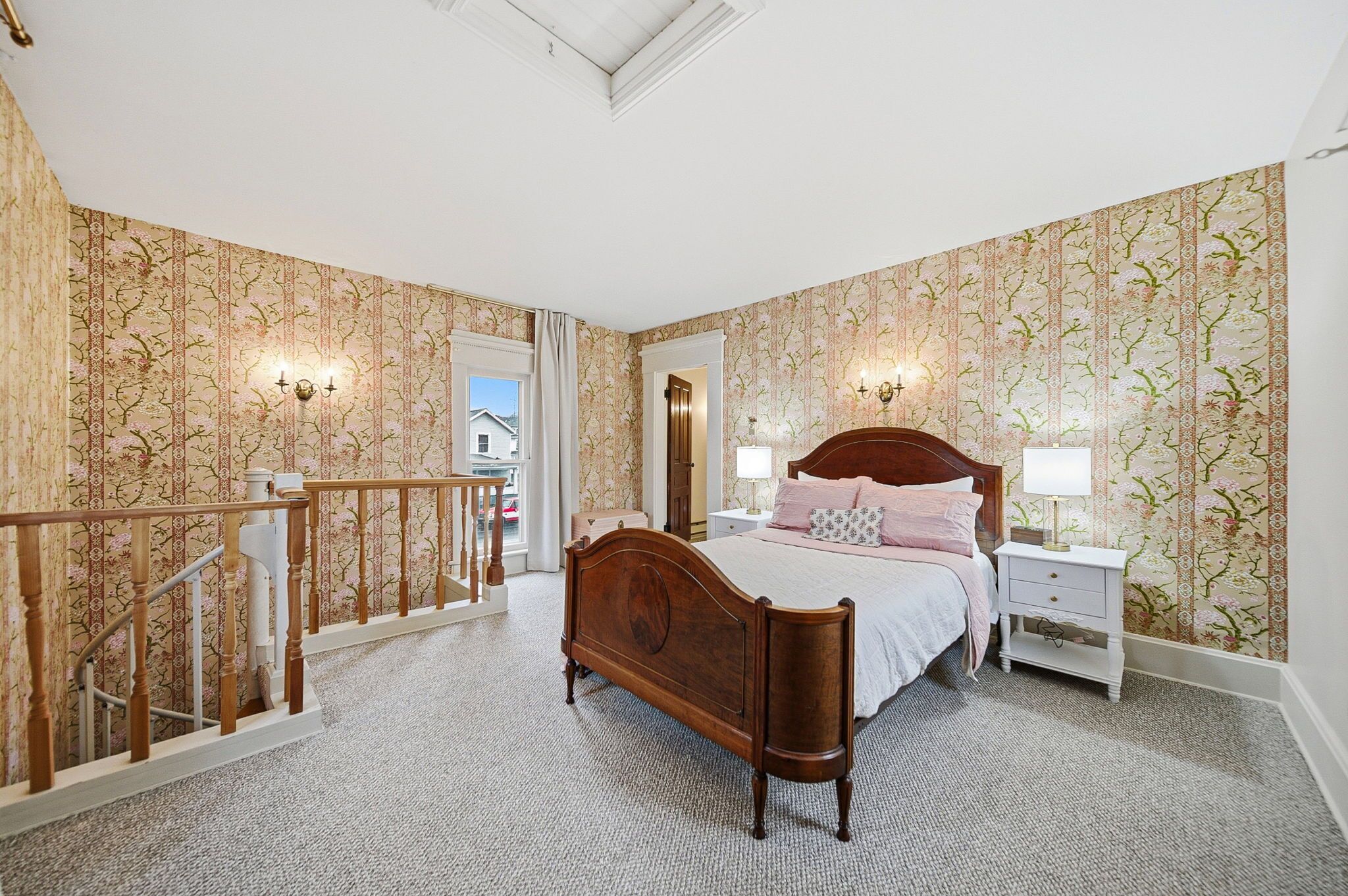 5 bedrooms, WiFi, bed sheets