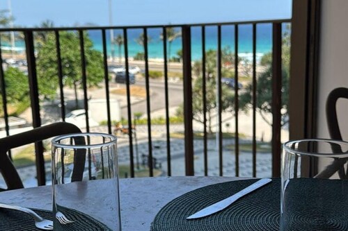 Oceanfront 2-Bedroom Apartment in Barra da Tijuca