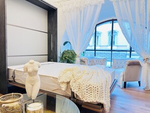 3 bedrooms, in-room safe, desk, iron/ironing board - Elegant 3-bedroom apartment with a bathtub and a charming view of Rome (Roma)