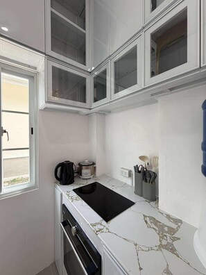 Oven, stovetop