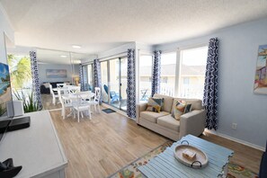 TV, books - Sandpiper Cove Unit 2042  One Bedroom (Destin)