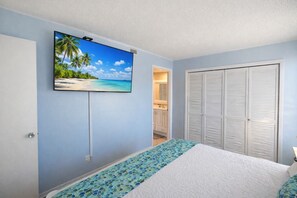 1 bedroom, desk, iron/ironing board, WiFi - Sandpiper Cove Unit 2042  One Bedroom (Destin)