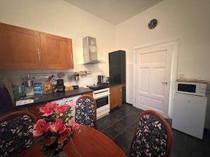 Fridge, microwave, oven, stovetop - Cozy vacation & mechanic's apartment between Harz, Wolfenbüttel & Braunschweig (Börßum)