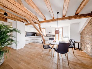 Dining - A Unique apartment in Tiefenbach (Östringen)