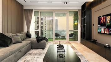 Signature Penthouse, Beach View | Living area