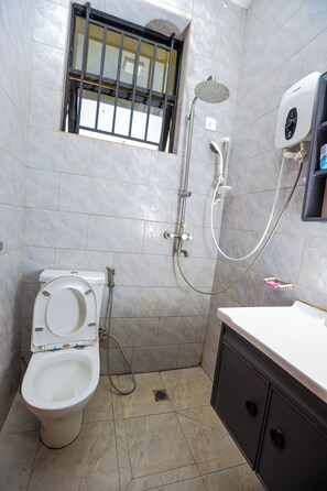 Chambre Économique, vue ville | Salle de bain