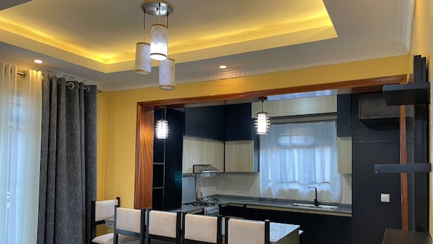 Mini-fridge, microwave, oven, stovetop - LUNARIS HOMES (Kigali)
