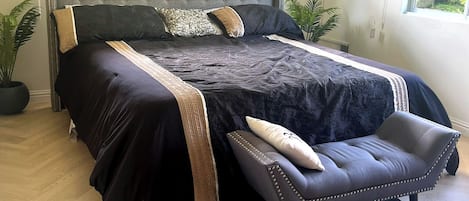 5 habitaciones, escritorio, tabla de planchar con plancha y wifi gratis