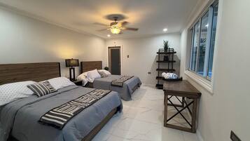 5 bedrooms, desk, iron/ironing board, travel crib
