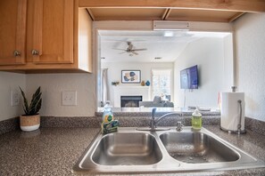 Interior - Horizon Sunset Getaway- Family/King Bed/City Views (Birmingham)