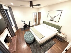 3 habitaciones, tabla de planchar con plancha, wifi y ropa de cama 