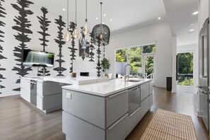 House | 4 bedrooms - Luxe Modern 4 Bdrm 4 5bath w Private Pool Sleeps 8 (Atlanta)