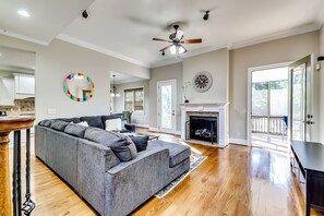 6 bedrooms - 6BD 5 5B Brookhaven Sleeps 12 Big Yard w Pool Gate (Chamblee)