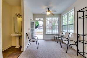 6 bedrooms - Luxe Gated Fenced Buckhead 6BD 8 5bth Sleeps 12 (Atlanta)