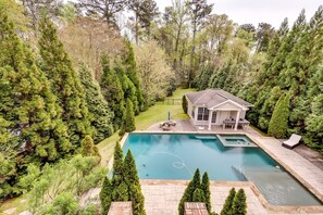 House | 6 bedrooms - Luxe Gated Fenced Buckhead 6BD 8 5bth Sleeps 12 (Atlanta)