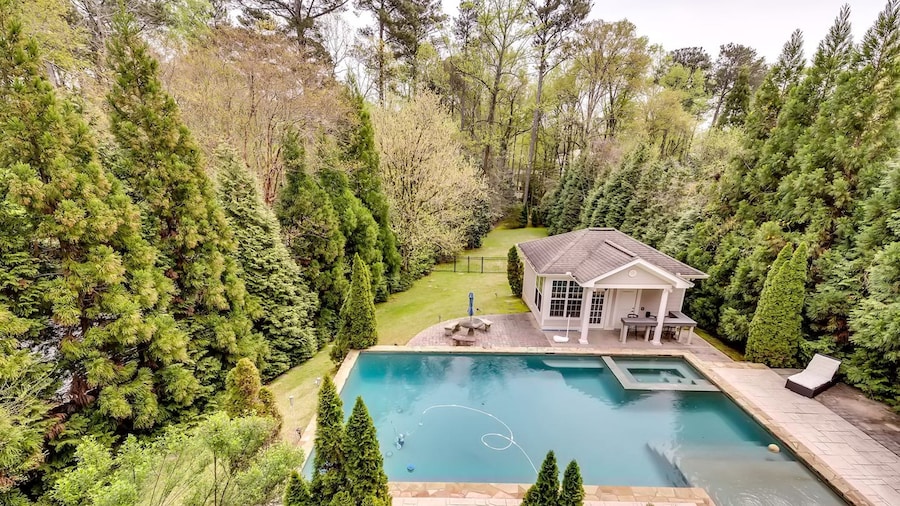 Luxe Gated Fenced Buckhead 6BD 8 5bth Sleeps 12
