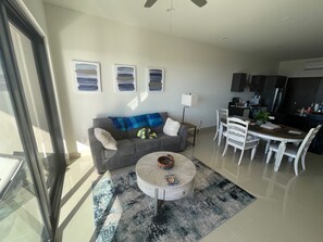 Living area - 2-bedroom condo in tranquil Cabo San Lucas with AC and gym and full Ocean View (Cabo San Lucas)