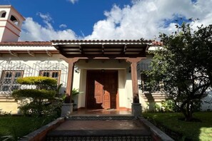 Exterior - Spacious oasis with pool and garden, minutes from Antigua. (Antigua Guatemala)